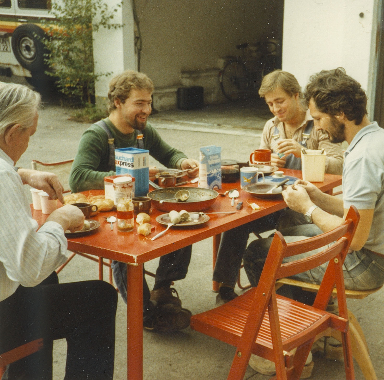 Brotzeit mit Vater und Mitarbeitern Brotzeit mit Vater und Mitarbeitern