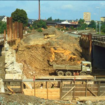 Q-Bogen Brücke Hof